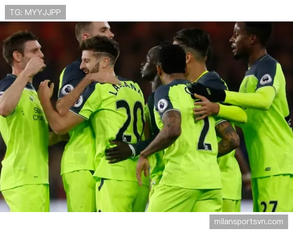 伊布拉希莫维奇边路连续突破撕开防线 本赛季进攻角色明显深化