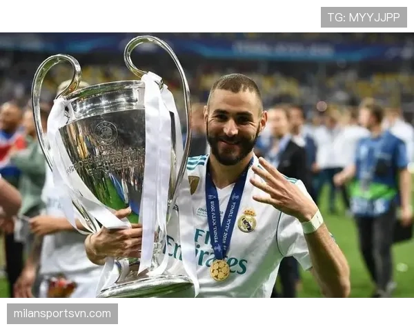 本泽马是否配入皇马队史最伟大阵容？