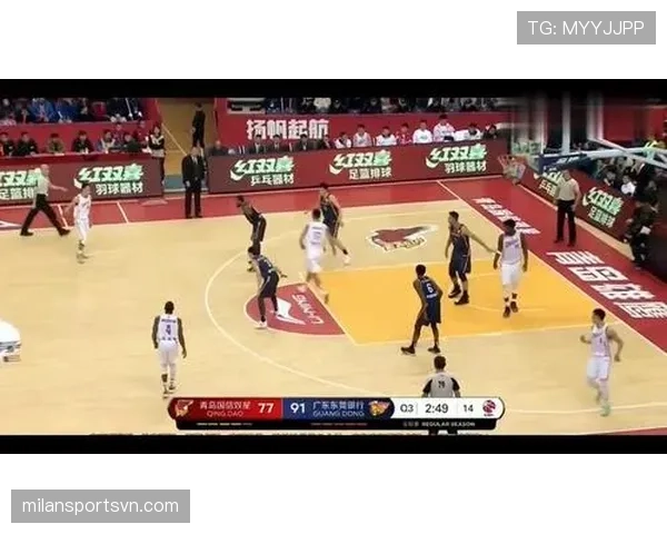 篮球中什么是中线规则？如何界定越位违例？